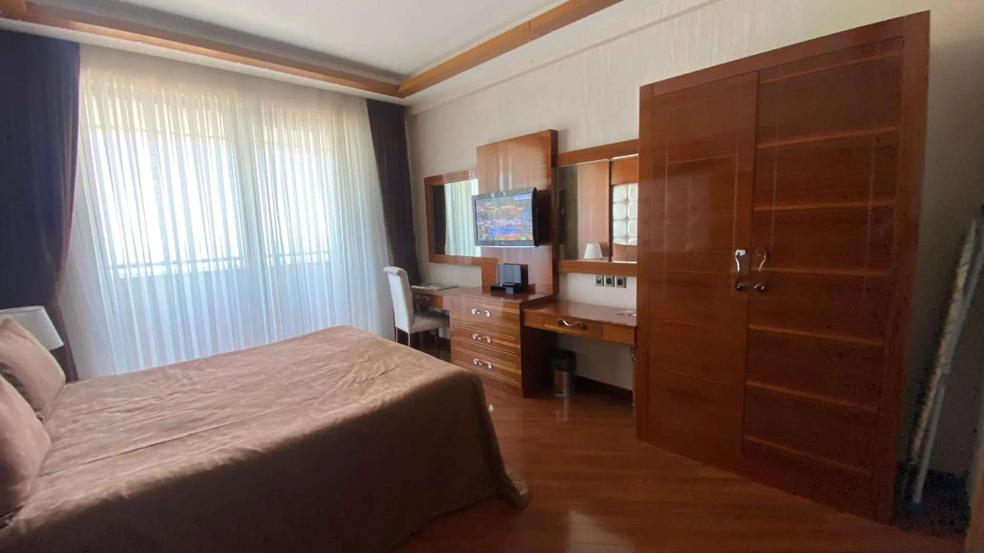 Khazri Hotel Shafran